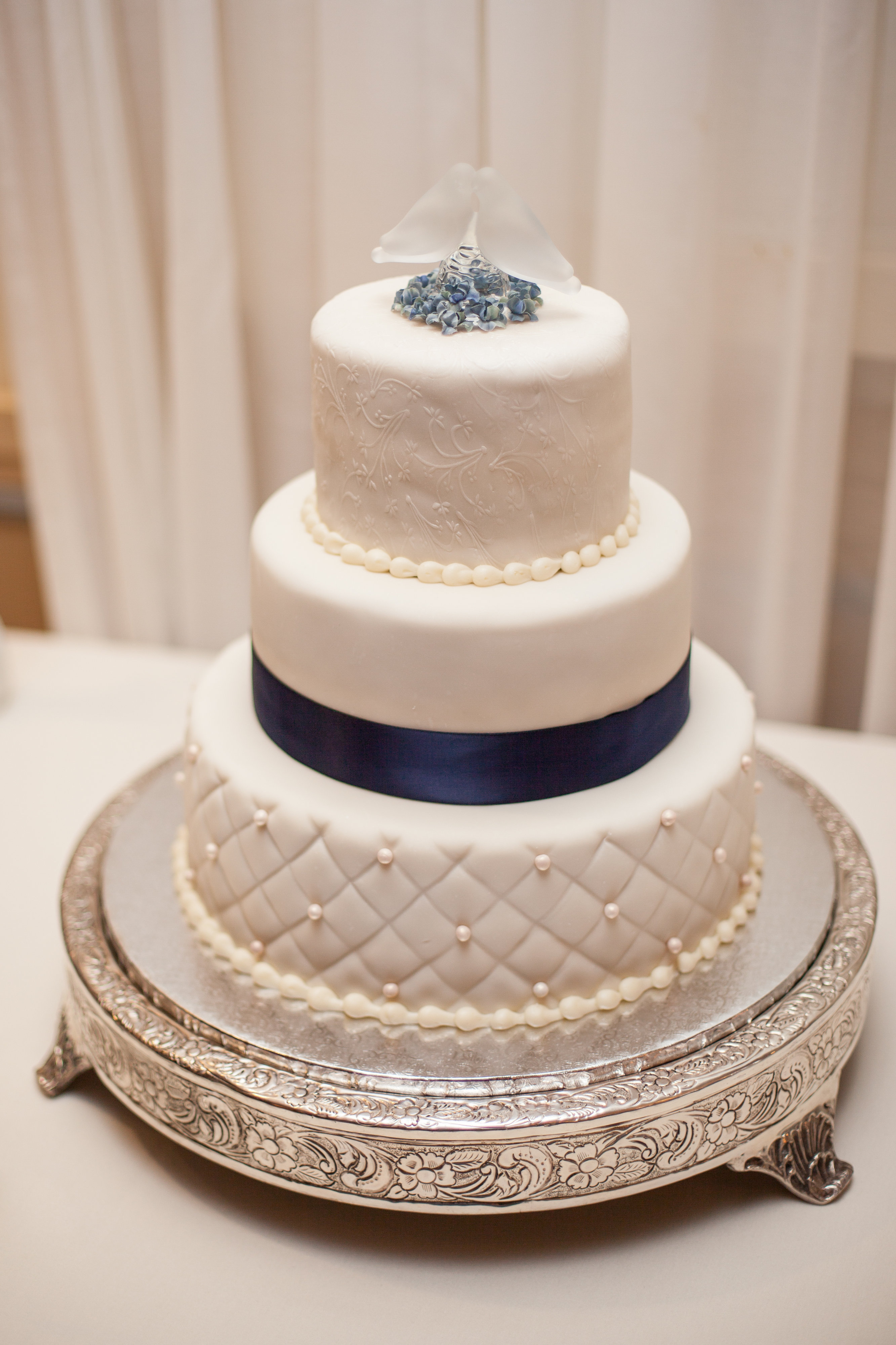 ivory and navy blue wedding cake