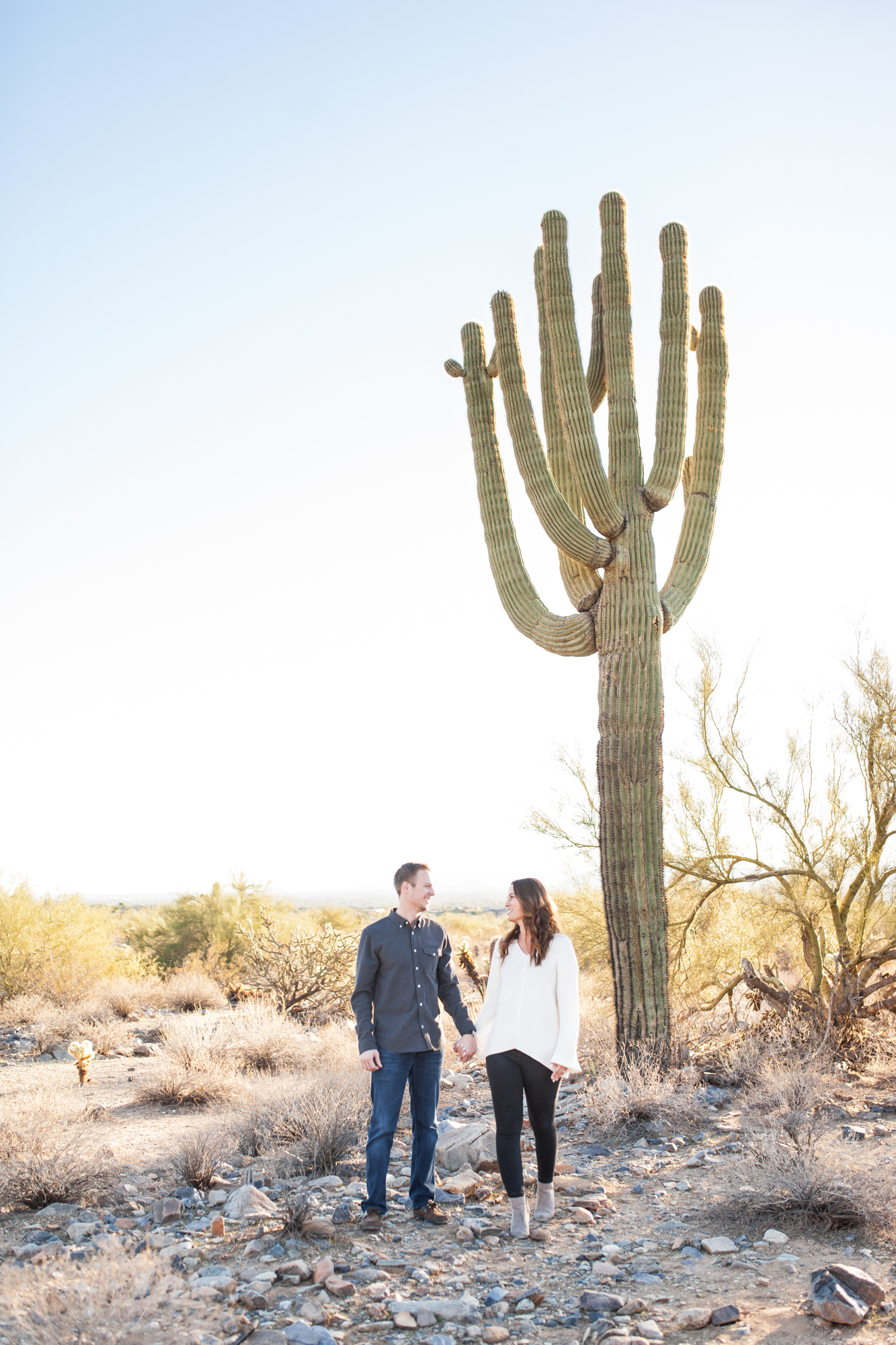engagement photos with saguaro