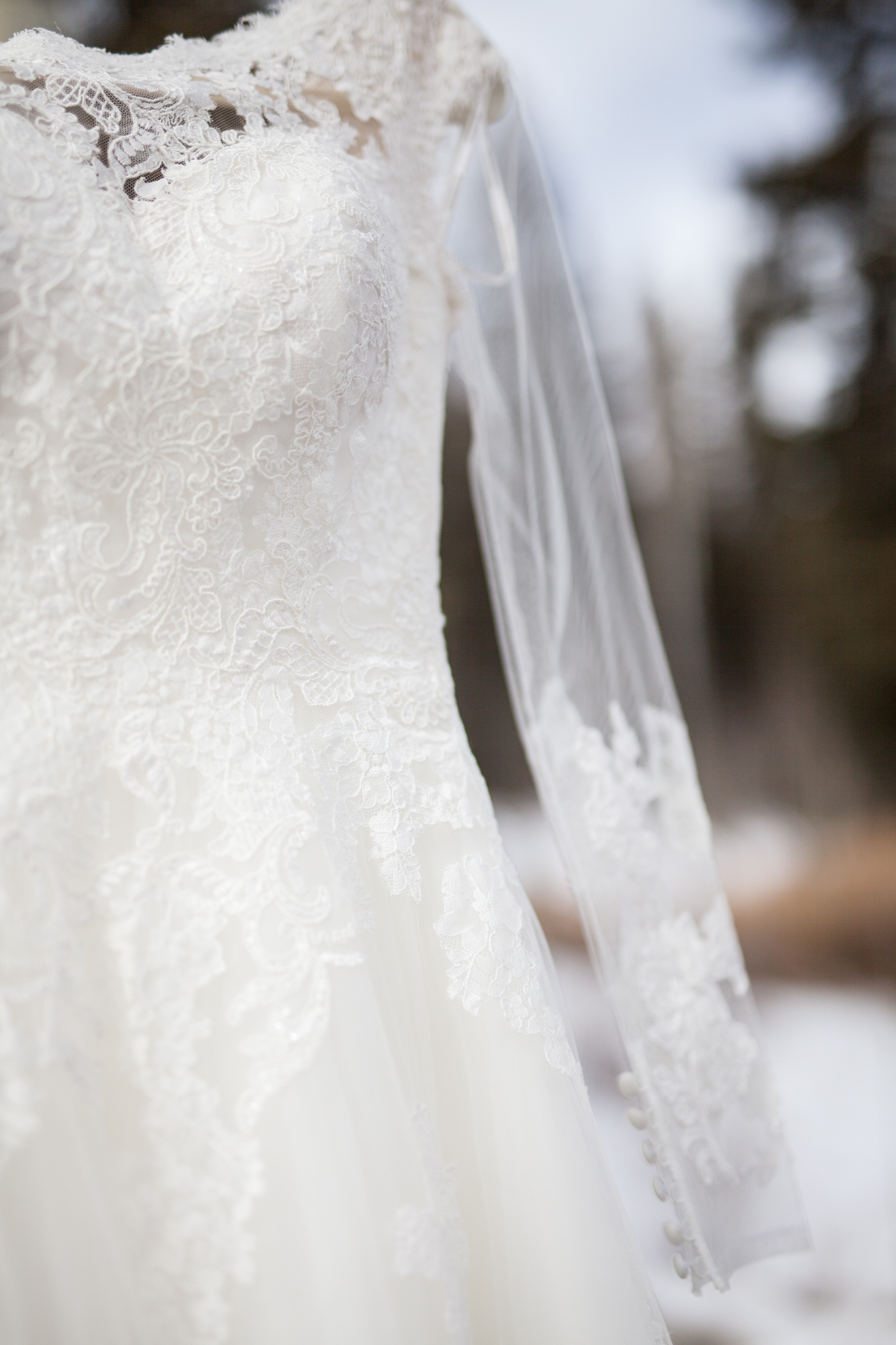 Durango, Colorado Winter Wedding, lace wedding dress ideas