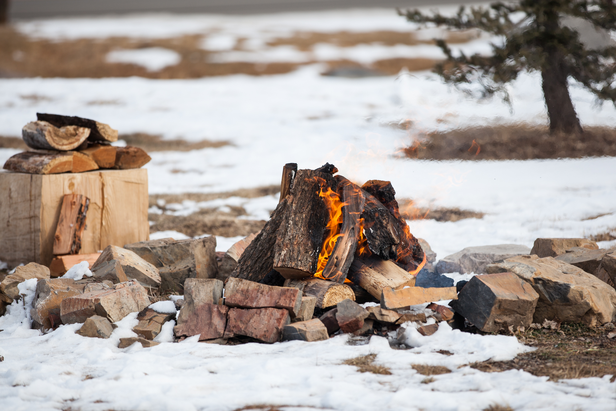 Durango, Colorado Winter outdoor wedding ideas with fire pit as backdrop