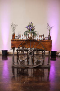 Mr and Mrs rustic sweetheart table